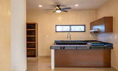 CASA EN CHOLUL, EN PRIVADA PLENUM RESIDENCIAL, ENTREGA INMEDIATA.