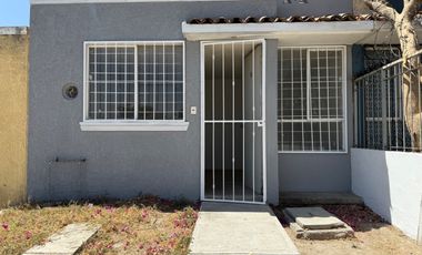 Casa en venta en Villas Terranova con excedente