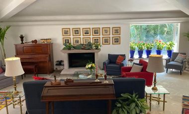 VENDO ESPECTACULAR QUINTA EN CUERNAVACA, MAGNIFICA UBICACIÓN