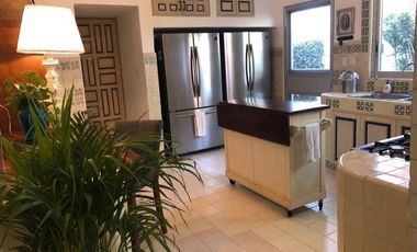 VENDO ESPECTACULAR QUINTA EN CUERNAVACA, MAGNIFICA UBICACIÓN