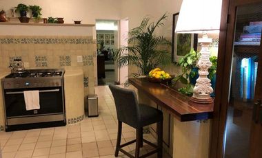 VENDO ESPECTACULAR QUINTA EN CUERNAVACA, MAGNIFICA UBICACIÓN