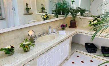VENDO ESPECTACULAR QUINTA EN CUERNAVACA, MAGNIFICA UBICACIÓN