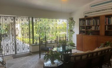 VENDO ESPECTACULAR QUINTA EN CUERNAVACA, MAGNIFICA UBICACIÓN