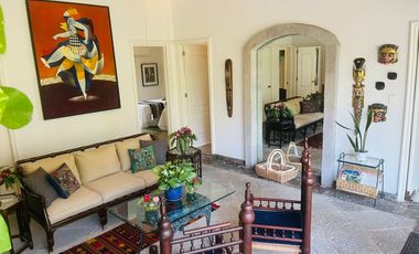 VENDO ESPECTACULAR QUINTA EN CUERNAVACA, MAGNIFICA UBICACIÓN