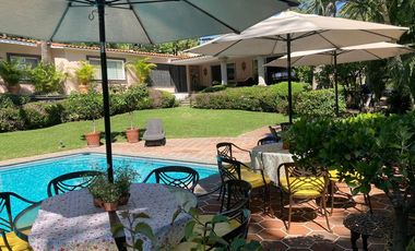 VENDO ESPECTACULAR QUINTA EN CUERNAVACA, MAGNIFICA UBICACIÓN