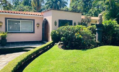 VENDO ESPECTACULAR QUINTA EN CUERNAVACA, MAGNIFICA UBICACIÓN