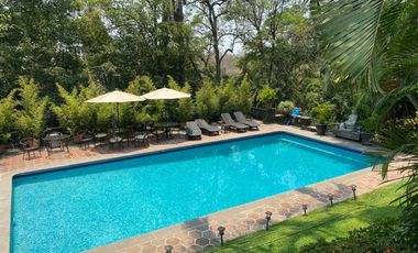 VENDO ESPECTACULAR QUINTA EN CUERNAVACA, MAGNIFICA UBICACIÓN