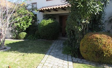Venta hermosa propiedad, sector residencial y consolidado en Machalí