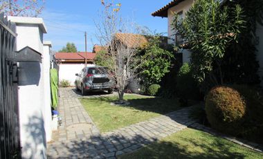 Venta hermosa propiedad, sector residencial y consolidado en Machalí