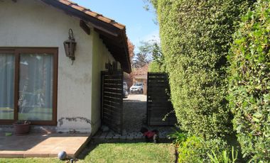 Venta hermosa propiedad, sector residencial y consolidado en Machalí