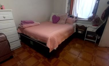 Se vende casa de dos pisos en Peñalolen