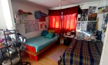 Se vende casa de dos pisos en Peñalolen