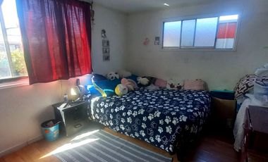 Se vende casa de dos pisos en Peñalolen