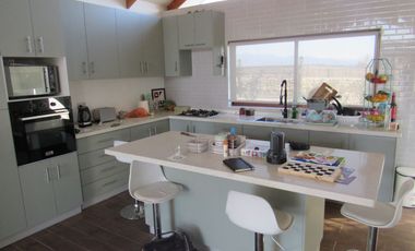Venta hermosa propiedad, sector mostazal