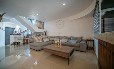 Casa de 5 recámaras en venta en lomas independencia