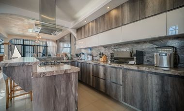 Casa de 5 recámaras en venta en lomas independencia