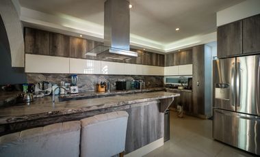 Casa de 5 recámaras en venta en lomas independencia