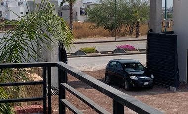 * UTILICE SU CRÉDITO EN ÉSTA HERMOSA CASA EN CONDOMINIO CON DOBLE VIGILANCIA. SANTA FÉ