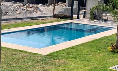 * UTILICE SU CRÉDITO EN ÉSTA HERMOSA CASA EN CONDOMINIO CON DOBLE VIGILANCIA. SANTA FÉ