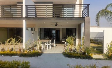 * UTILICE SU CRÉDITO EN ÉSTA HERMOSA CASA EN CONDOMINIO CON DOBLE VIGILANCIA. SANTA FÉ