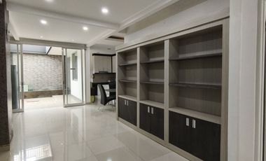 Disewakan Rumah Cluster Beverly Lippo Cikarang