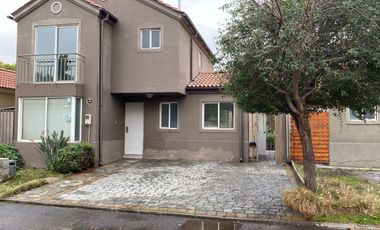 SE ARRIENDA CASA EN CHICAUMA CIUDAD PARQUE, LAMPA