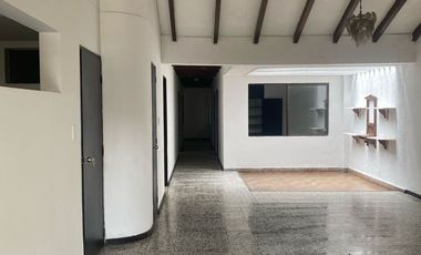 CASA AMPLIA CAMBULOS