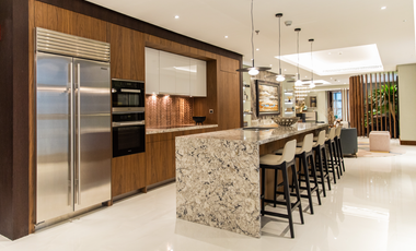 Luxury Condo at Eluria Makati