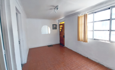 En venta casa esquina 4D+2B+Local comercial en Av. El Parrón Comuna La Cisterna