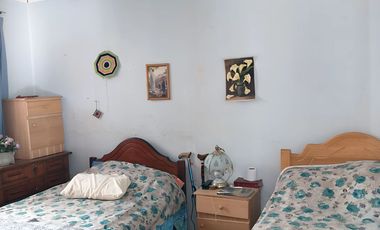 En venta casa esquina 4D+2B+Local comercial en Av. El Parrón Comuna La Cisterna