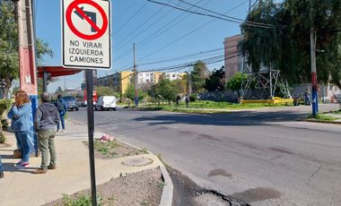 En venta casa esquina 4D+2B+Local comercial en Av. El Parrón Comuna La Cisterna