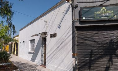 En venta casa esquina 4D+2B+Local comercial en Av. El Parrón Comuna La Cisterna