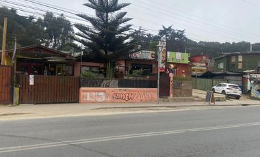 VENTA DE CASA ESQUINA CON LOCALES COMERCIALES EN ISLA NEGRA