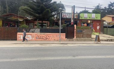 VENTA DE CASA ESQUINA CON LOCALES COMERCIALES EN ISLA NEGRA