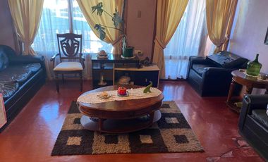 VENTA DE CASA ESQUINA CON LOCALES COMERCIALES EN ISLA NEGRA