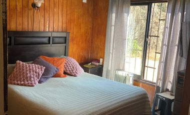 VENTA DE CASA ESQUINA CON LOCALES COMERCIALES EN ISLA NEGRA