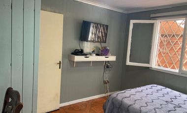 VENTA DE CASA ESQUINA CON LOCALES COMERCIALES EN ISLA NEGRA