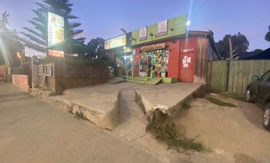 VENTA DE CASA ESQUINA CON LOCALES COMERCIALES EN ISLA NEGRA