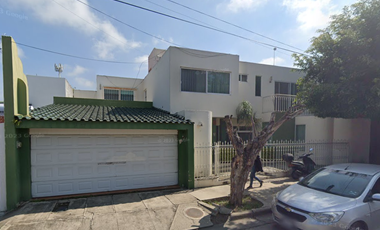 🏡 ¡Remate bancario en Ciudad Guzmán! Casa amplia a excelente precio
