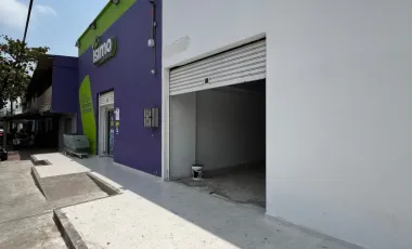 ARRIENDO BODEGA AL FRENTE DE LA TERMINAL DE TRANSPORTE