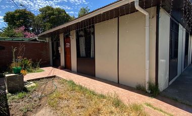 VENDEMOS CASA EN MAIPU. GRAN TERRENO
