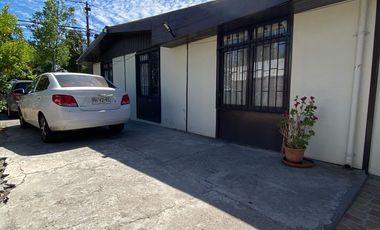 VENDEMOS CASA EN MAIPU. GRAN TERRENO