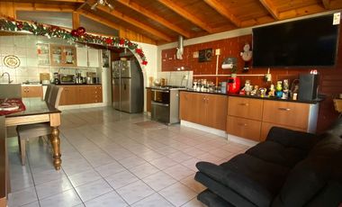 VENDEMOS CASA EN MAIPU. GRAN TERRENO