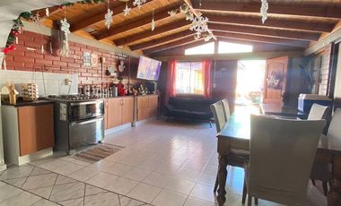 VENDEMOS CASA EN MAIPU. GRAN TERRENO