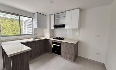 Se vende hermosa casa en conjunto cerrado La Florida