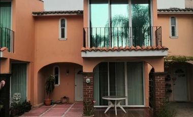 RENTA DE CASA DE 2 NIVELES EN FRACC. TABACHINES
