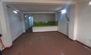 Venta de casa con local comercial - Jipijapa