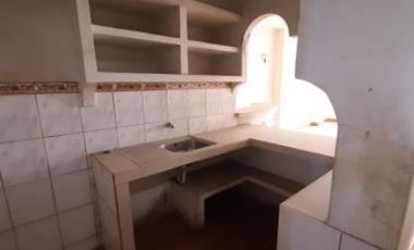 Venta de casa con local comercial - Jipijapa