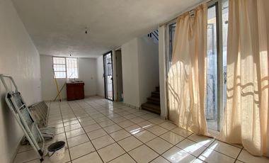 Casa amplia en venta Jardines de la reina tonala en coto