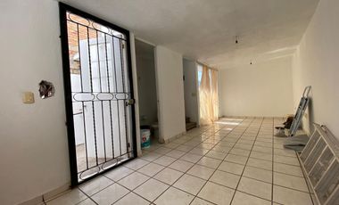 Casa amplia en venta Jardines de la reina tonala en coto